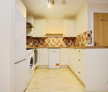 2 bedroom flat to rent - Photo 6