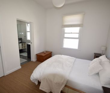 Enjoy the experience, Living Here - Photo 3