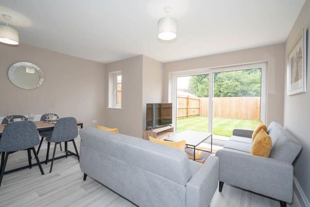 3 bedroom terraced house to rent - Photo 1