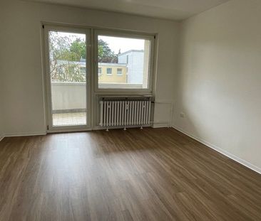 Attraktiv! Sanierte 3 bzw. 2-Zimmerwohnung - Photo 2