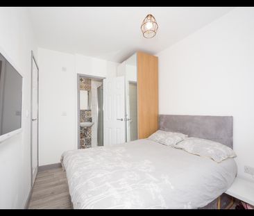 4 Bed Terraced House, Pennington Terrace, LS6 - Photo 4