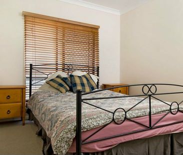 MODERN & SPACIOUS - Photo 3