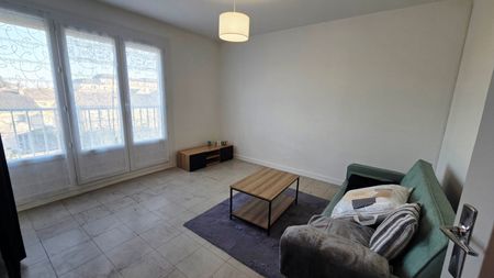 Location Appartement 1 pièce 26m² ST JEAN DE BRAYE 45800 - Photo 2