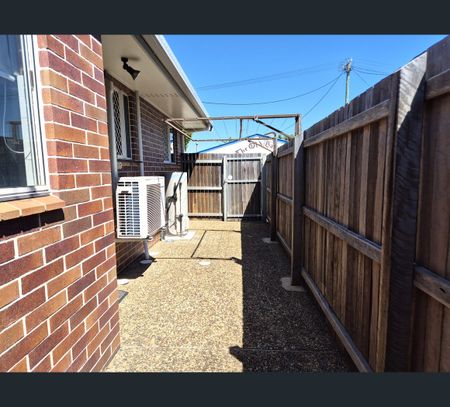 unit 1/14 Water Street, Bundaberg South, Qld 4670 - Photo 2