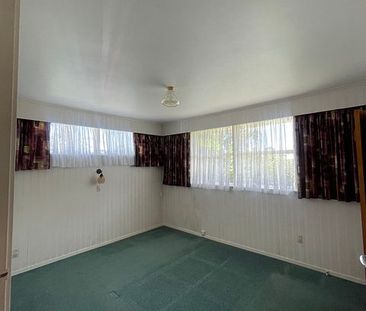 Charming 3BR Home with Garden - Photo 3