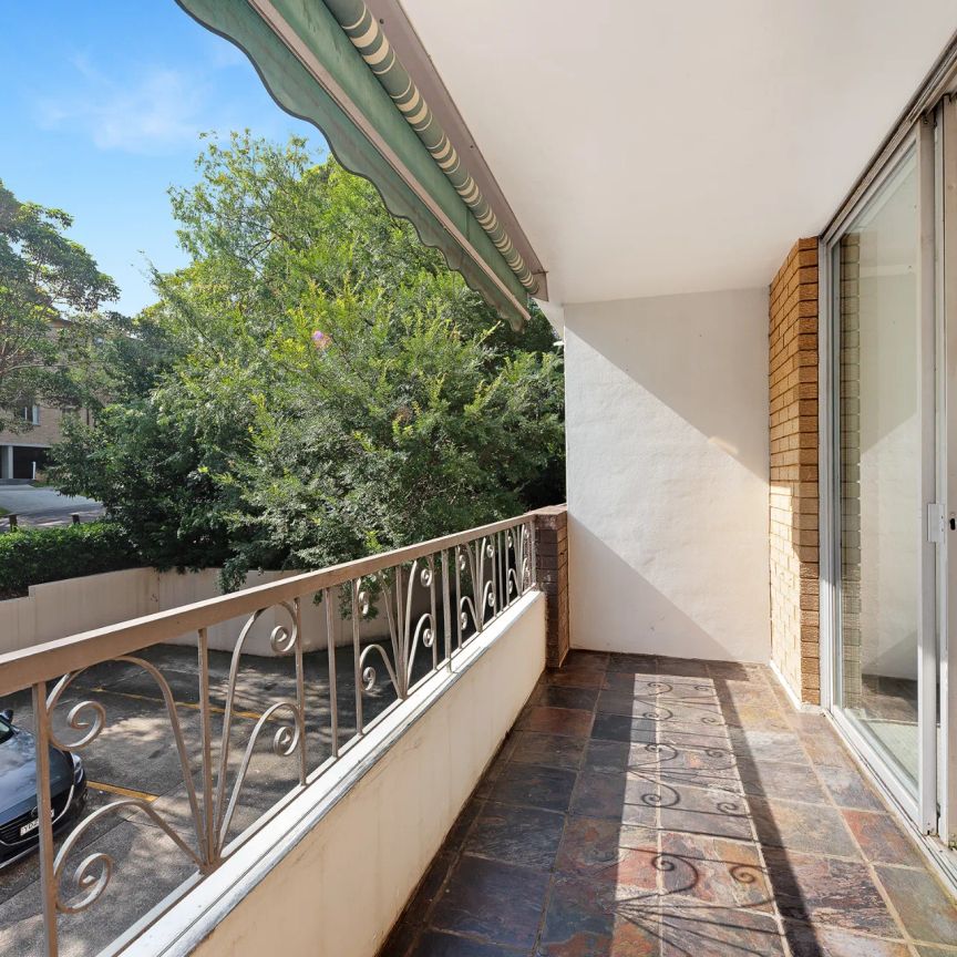 Peaceful & Spacious Apartment in a Prime Lane Cove Location - Photo 1