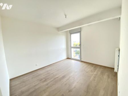 Appartement au 3ème étage, 2 chambres, balcon, place de parking - Photo 2