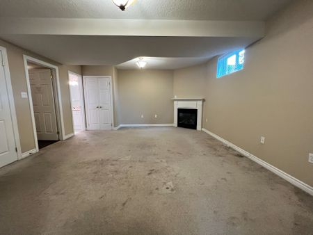 For Lease - 209 Dunsmore Lane Unit# Lower, Barrie, Ontario - Photo 3