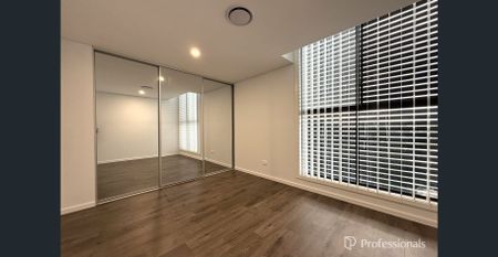 MODERN AND SPACIOUS TOWNHOUSE WITH STREET FRONTAGE! - Photo 3