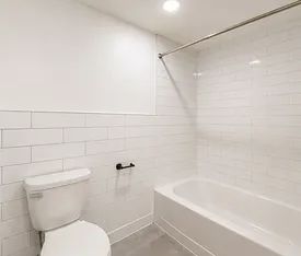 1 room apartment of 35m² in Montreal - Photo 2