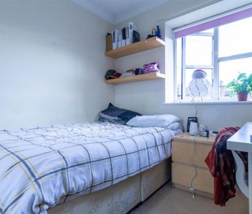 4 bedroom apartment to rent - Photo 2