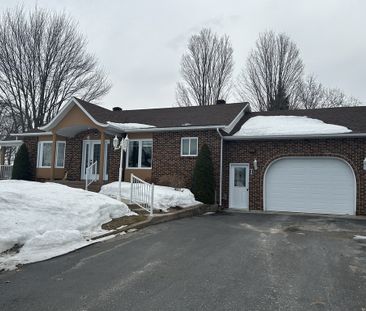 3 1/2 + Den (grande Pièce Sans Fenêtre) - Photo 2