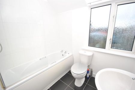 2 bedroom terraced house to rent - Photo 3