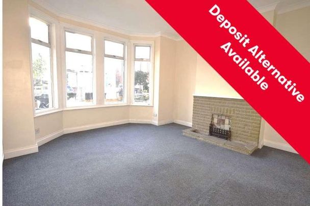 Yew Grove, London, NW2 - Photo 1