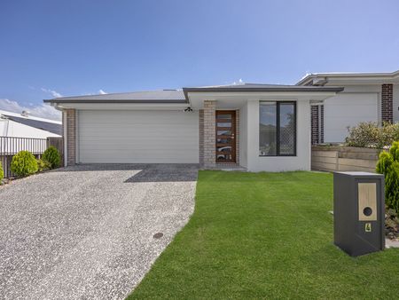 4 Carnelian St, Collingwood Park QLD 4301 - House For Rent | Domain - Photo 3
