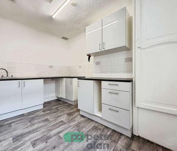 West Luton Place, Cardiff, CF24 - Photo 6