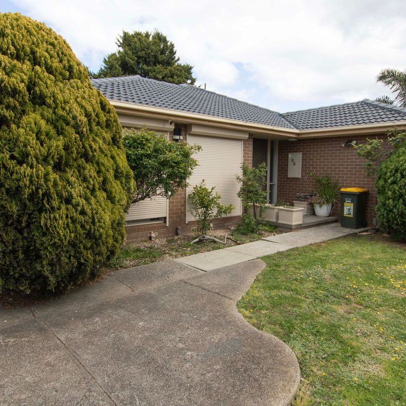 22 Gaynor Cresent, Gladstone Park, VIC 3043 - Photo 1