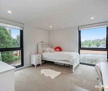 CHIC LUXURY AWAITS OPPOSITE JAMISON PLAZA - Photo 4