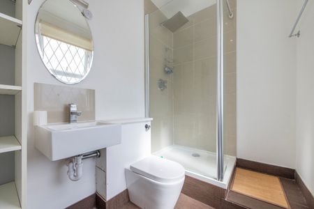 Loftus Road, W12, London - Photo 5