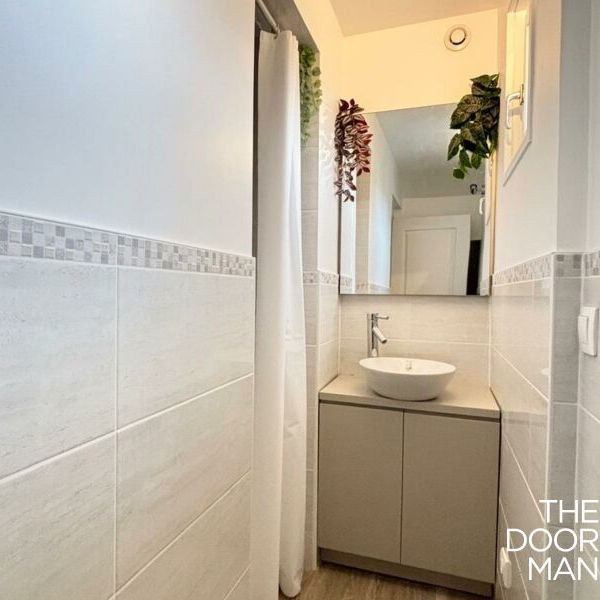 Location Appartement 3 pièces 34m² LE MESNIL ST DENIS 78320 - Photo 1