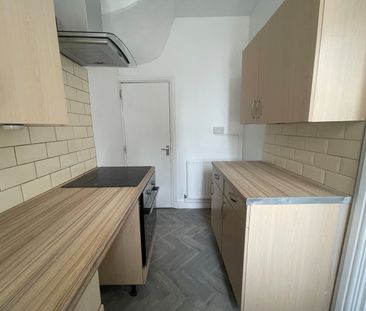 2 Bed Terraced House, Woodview Mount, LS11 - Photo 4