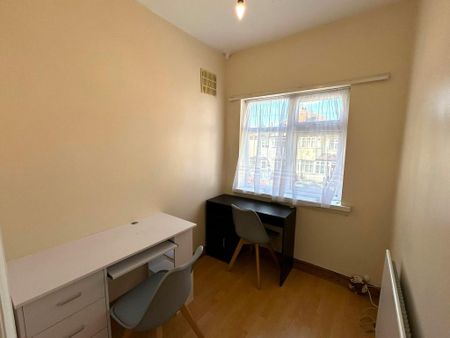 3 bedroom semi-detached house to rent - Photo 5