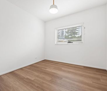 Spacious 3 bedroom apartment, in prime location! - Photo 4