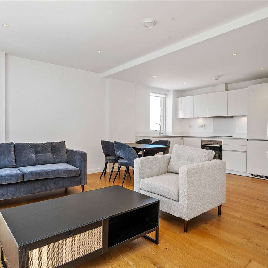 Beautifully designed 2-bedroom apartment in a gated development in Kings Cross. - Photo 1