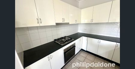 ULTRA CONVENIENT 2 BEDROOM MODERN APARTMENT - Photo 5