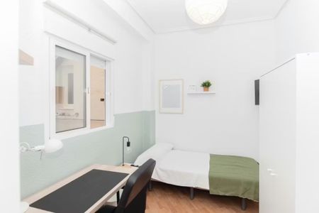 Carrer de la Font Roja, Valencia, Valencian Community 46007 - Foto 2