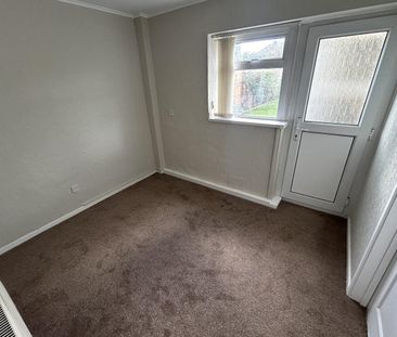 Bromfield Crescent, Wednesbury - Photo 2