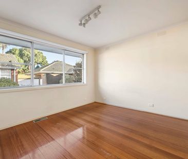 LIGHT AND BRIGHT 1 BEDROOM UNIT - Photo 3