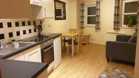 Apartment to rent in Cork - Photo 4