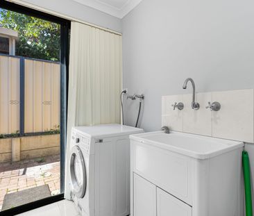 Low-Maintenance 3-Bedroom Villa in Convenient Location - Photo 4