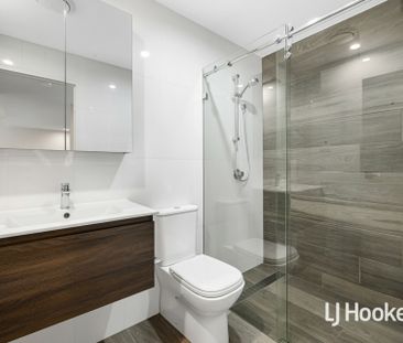 Spacious 1 Bedroom Apartment - Available Now! - Photo 3