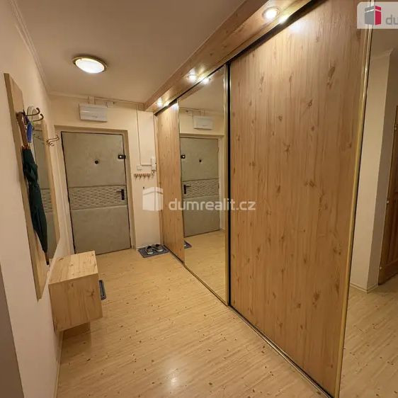 pronájem již zrekonstruovaného, plně vybaveného bytu 3+1 s dvěma balkóny - Čechovská, PB - Fotografie 1