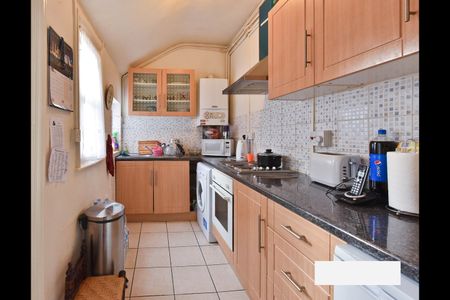 2 Bed Terraced House, Risley Avenue, N17 - Photo 4