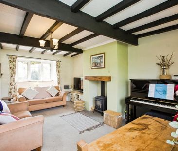 2 bedroom end of terrace house to rent - Photo 2