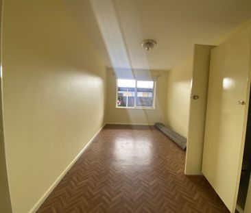 4 / 4 Walnut St, Carnegie - Photo 2