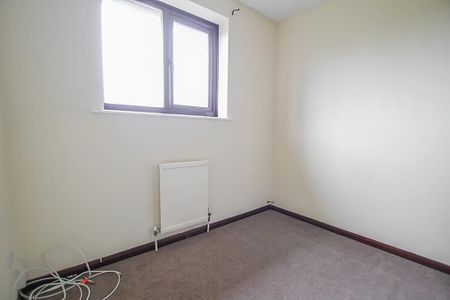 3 Bed Semi-Detached House, Rock Court, NG6 - Photo 2