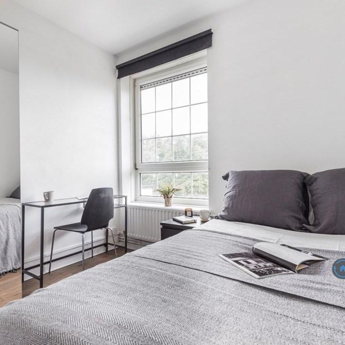 5 bedroom flat to rent - Photo 1