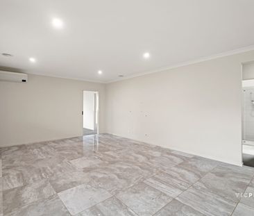 Upgraded Porter Davis Family Home in Premium Upper Point Cook Location - Photo 2