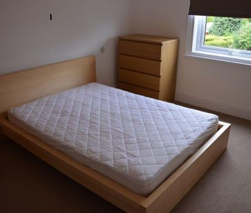 4 bedroom semi-detached house to rent - Photo 3