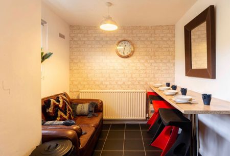 3 Bed Flat, Hollyhead Mews, B16 - Photo 2