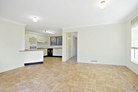 5 Murray Court, Wattle Grove NSW 2173 - House For Rent | Domain - Photo 3