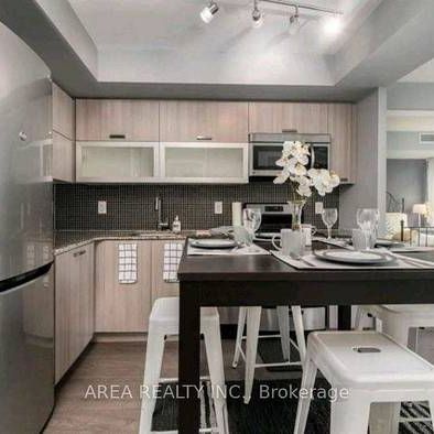 QUEEN WEST 2 BEDS 2 BATHS CONDO - Photo 3