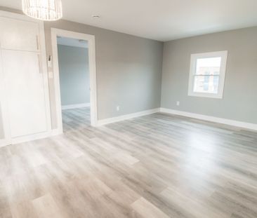 ** NEWLY RENOVATED ** 3 BEDROOM APARTMENT IN ST. CATHARINES!! - Photo 6