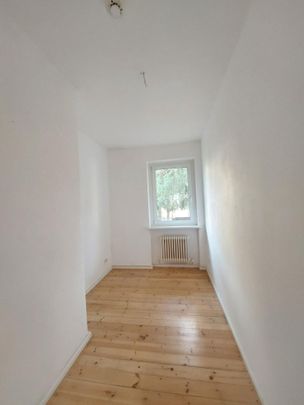 Charmante 2-Zimmer-Wohnung mit Dielenboden und Balkon in Steglitz - Photo 1