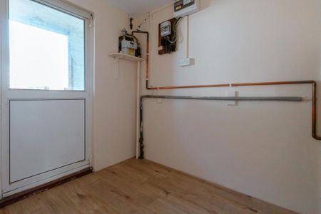 3 bedroom terraced house to rent - Photo 3