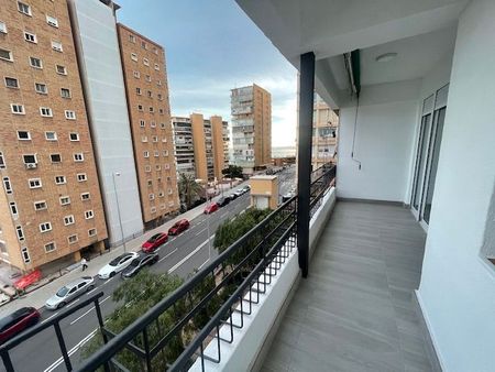 Piso de alquiler en Avenida de Villajoyosa, Albufereta - Photo 3